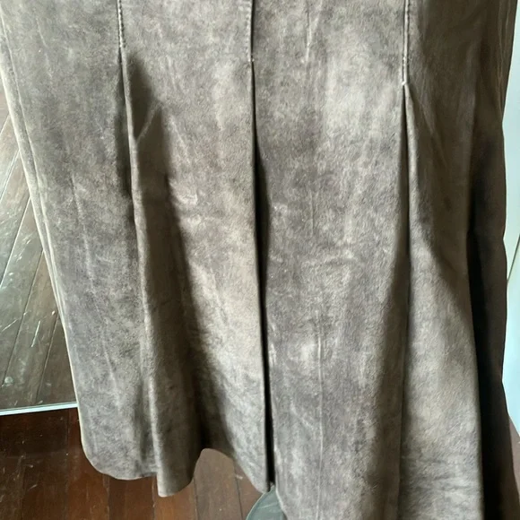 Washable Suede Danier pleated skirt - Picture 2 of 5